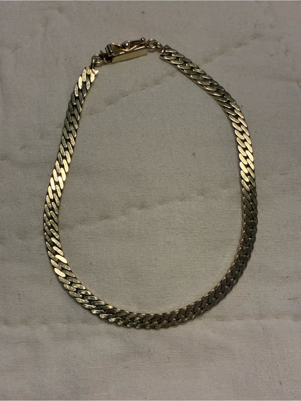 14kt yellow gold with safety clip 5.3g Herringbone Chain Bracelet
